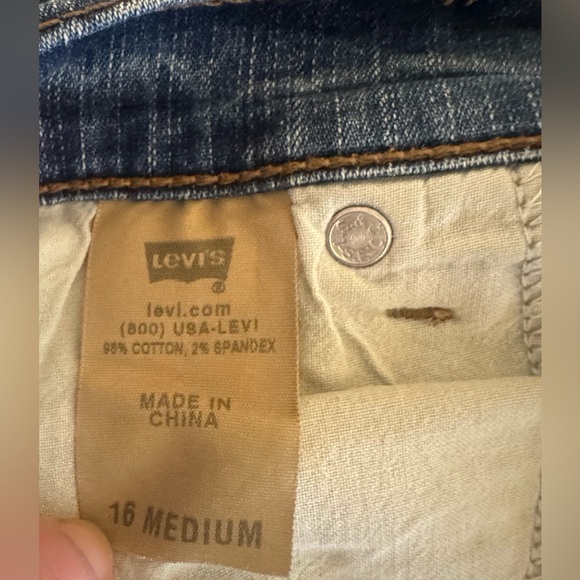 Levi’s Denim 9” Jean Shorts Women’s Size 16 - Picture 8 of 16